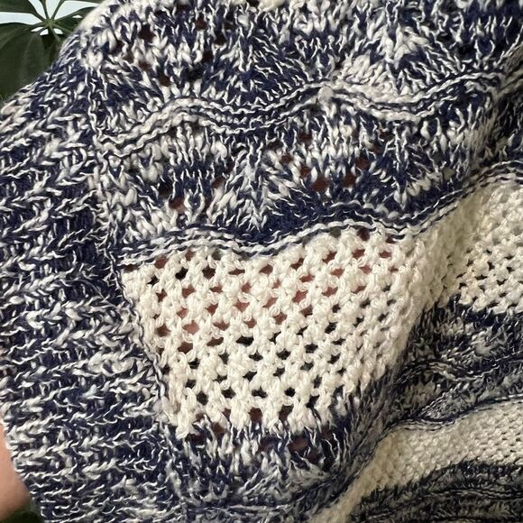 Roz & Ali Sweater - Picture 3 of 4